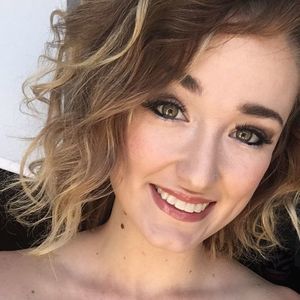 Meet your Posher, Chloe